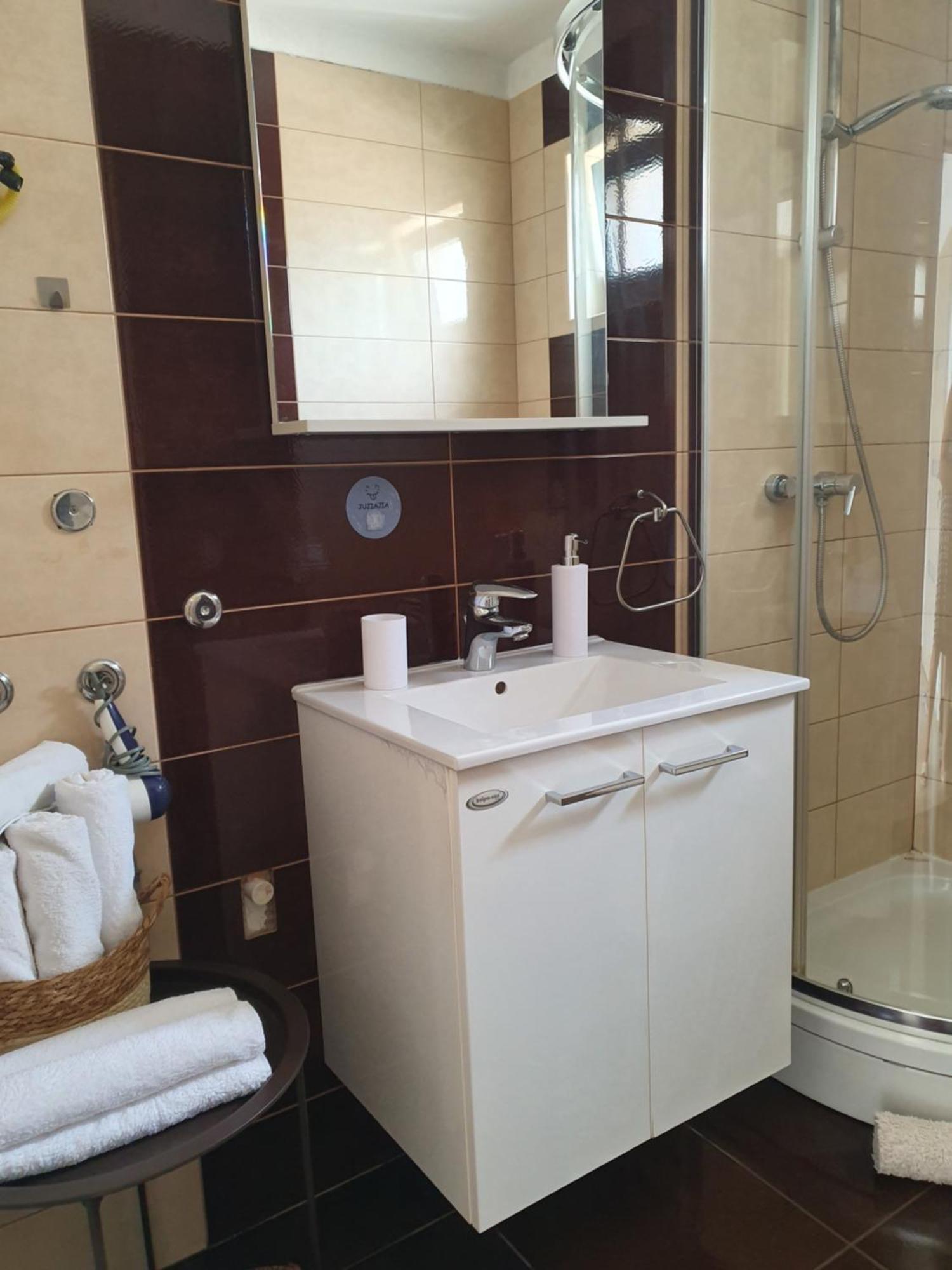 Lavender Apartments Drage Phòng bức ảnh